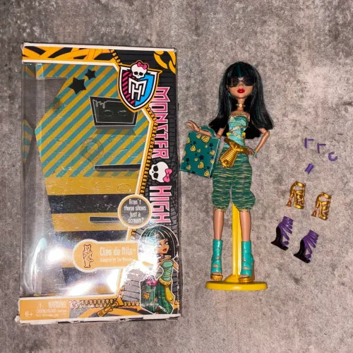 Monster High Cleo de Nile I Love Shoes (LER DESCRIÇÃO)