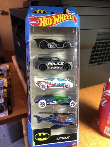 Cartela 5 Carrinhos Hot Wheels Hw Batman HTV44 Mattel Original Lacrado