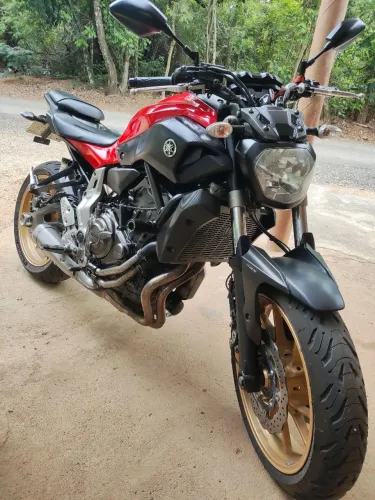 MT-07 2016 - Moto Forte, Económica e Muito Bem Cuidada