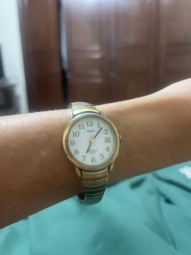 Relógio dourado Timex 