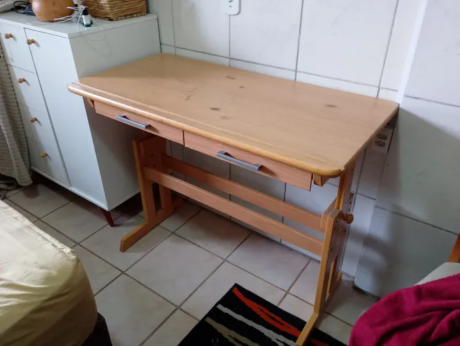 Mesa trabalho /desenho - inclina e regulagem de altura