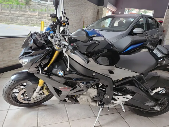 Bmw S1000r apenas 6000km
