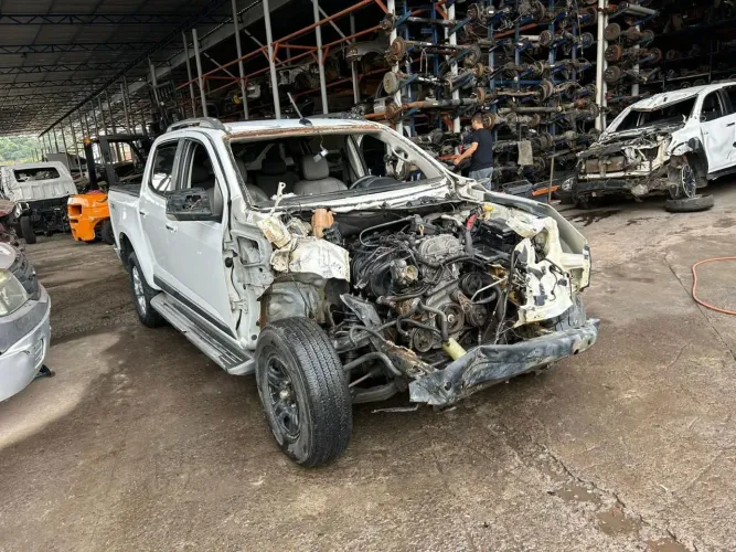 S10 2015 2.5 flex, manual 4x4! Potência:206cv Km:216.537<br>Potência : 202066cv<br>Km: 216.537