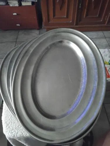 Conjunto de bandejas em aço inox de alta qualidade.