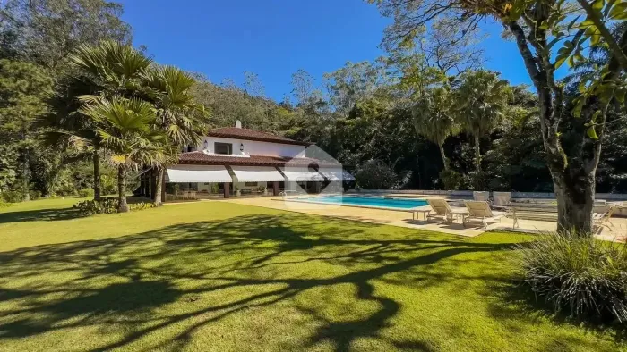 Casa para venda com 6 quartos, 36000m² - Quarteirão Italiano - Petrópolis/RJ