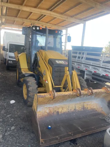 Retroescavadeira Cat 416