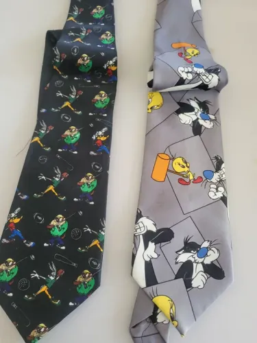 Vendo Gravata de Seda Vintage Loney Tounes Usada mas conservada