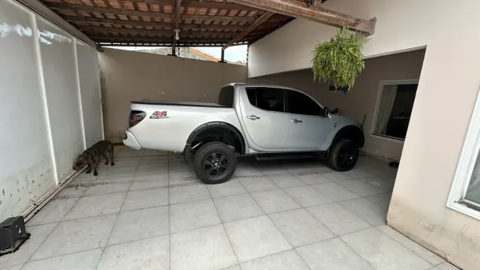 Vendo ou troco Mitsubishi L200 Triton HPE 3.2 CD TB Int.diesel MEC 2012