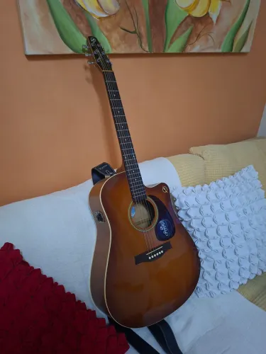 Violão Canadense, eletroacustico GODIN