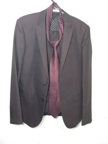 terno vinho escuro Cia Do terno