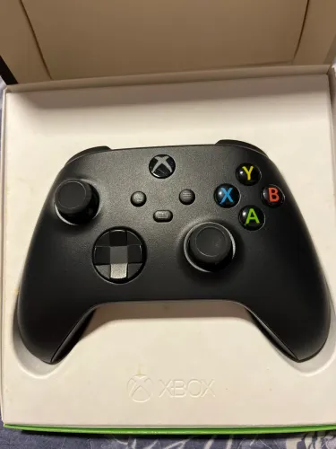 Controle Carbon Black Xbox Séries S