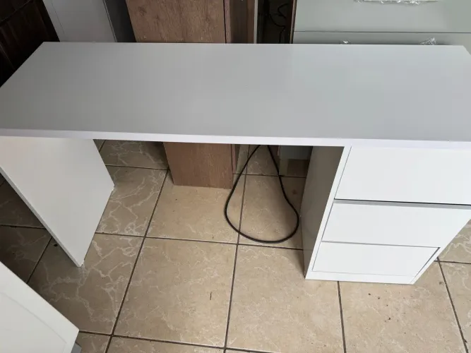 Escrivaninha Branca Simples - Nova