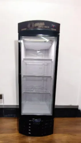 Freezer vertical cervejeira Metalfrio 