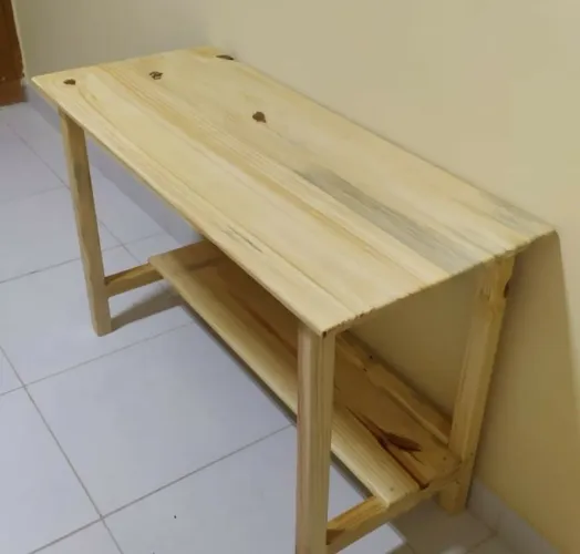 Mesa de madeira simples