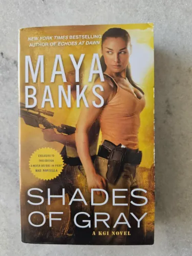 Livro em Inglês Shades of Gray de Maya Banks