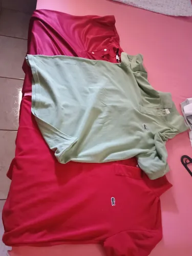Vendo 3 camisa tamanho G,30 reais cada 