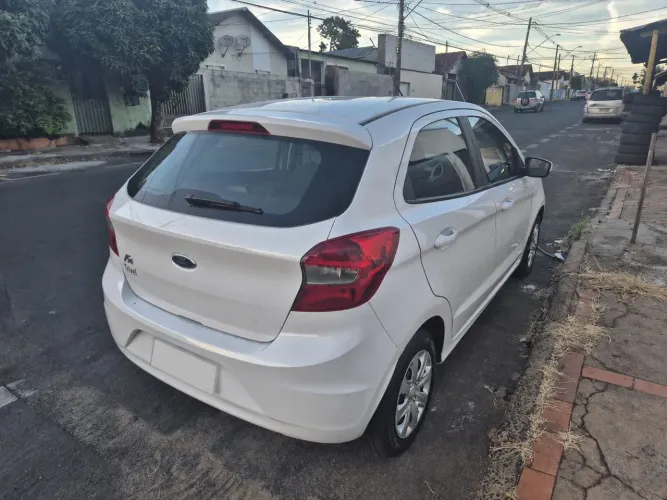 Ford ka hatch 17/18 1.0 branco 105 mil km