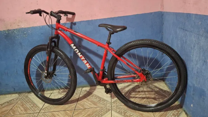 Bicicleta Caloi Montana semi nova aro 29 freios a disco faço entrega grátis 