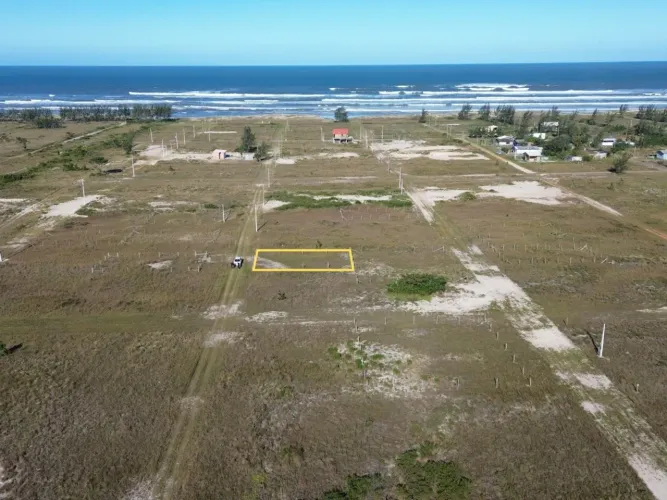 Terreno localizado no bairro Nova Torres, Balneário Gaivota/SC