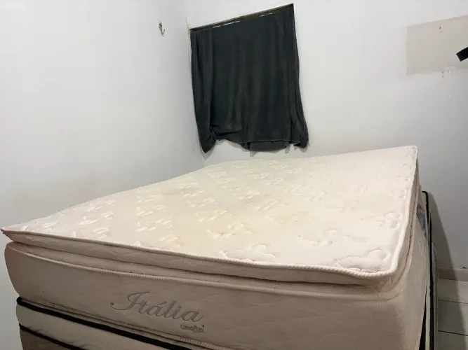 Colchão Casal Umaflex Itália com Pillow Top e molas ensacadas 69x138x188 cm - Branco