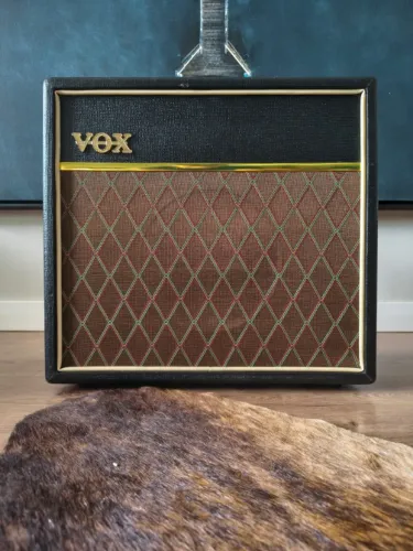Cubo Vox Pathfinder V9168R 15W Jensen (Maverick Guitars)