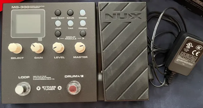Pedaleira Nux MG-300