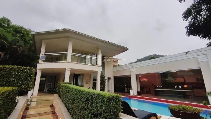 Casa Duplex - Alto Padrão - 520 m² - Fradinhos - Vitória/ES