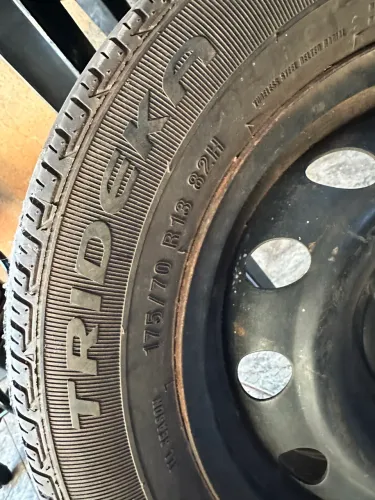 Roda aro 13 com pneu já usado