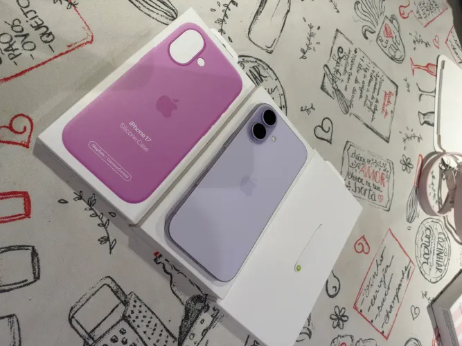 Vendo Iphone 17 - lilás
