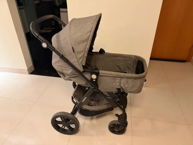 Carrinho de bebê - Cosco - Preto