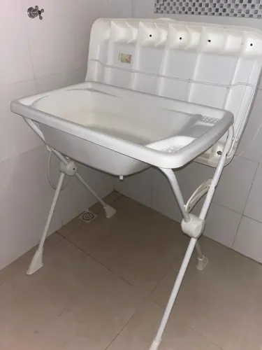 BANHEIRA COM TROCADOR PARA BEBÊ