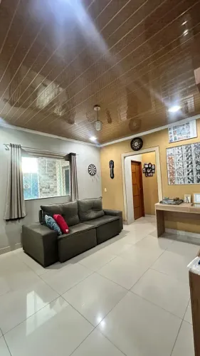 Vendo excelente casa mobiliada de 225m² no Distrito Industrial