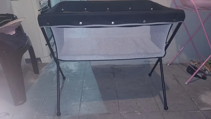 Vendo berço e bebe conforto em ótimo estado (bebê conforto tem a capa)