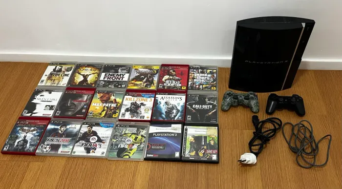 PS3 FAT COMPLETO 2 CONTROLES + JOGOS