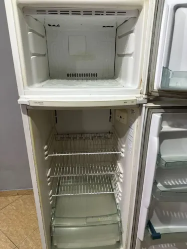 Geladeira frossfree gelando tudo só precisa envelopar