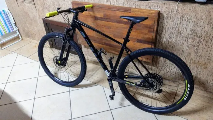 SCOTT SCALE 970 - MUITO NOVA COM UPGRADEE NF