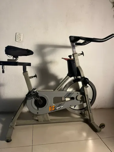 Bicicleta Spinning Schwinn IC PRO - Profissional