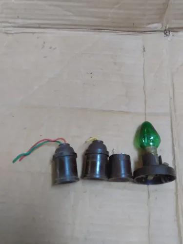 Lote 4 Soquete De Baquelite E14  Lâmpadas 110volts Pequena