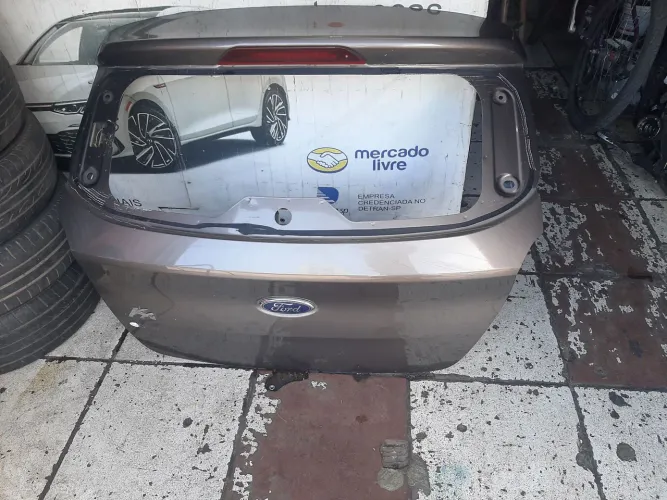 Tampa traseira Ford ka hacth 2015 / 25 