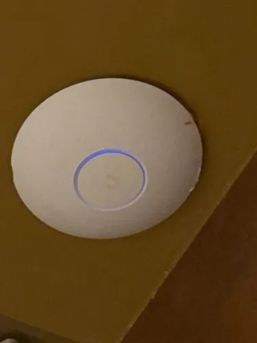 Access Point Ubiquiti UniFi AP AC LR - Long Range usado (Homologado Anatel)