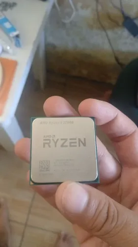 RYZEN 3200G