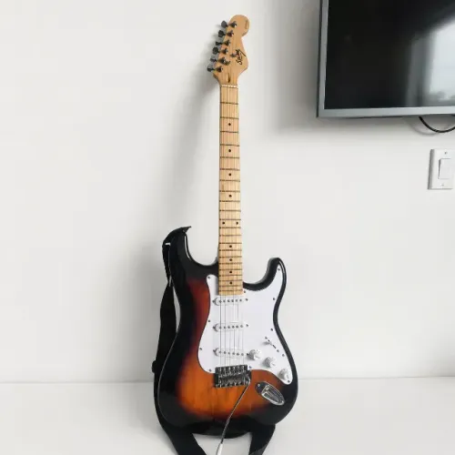 Guitarra Stratocaster Seven SGT-207 + Bag/Correia/Alavanca
