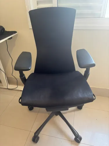 Cadeira Herman Miller embody 