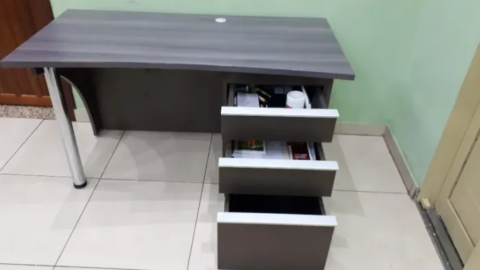 MESA DE ESCRITÓRIO