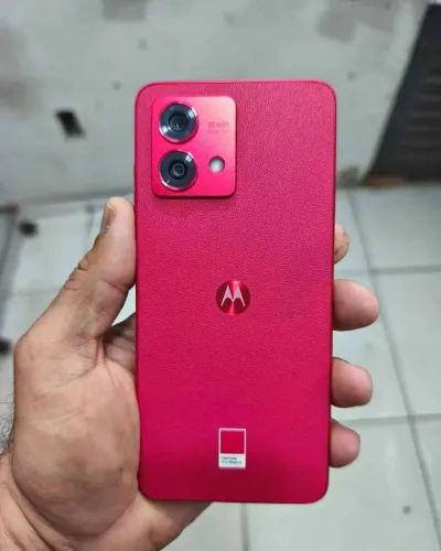 Motorola G84 red 5G 8gb ram 256gb de memória tem NFC digital na tela top ?