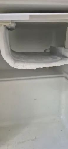 Vendo Frigobar da Marca Midia 45 litros preto.