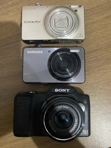 Câmeras digitais variadas 