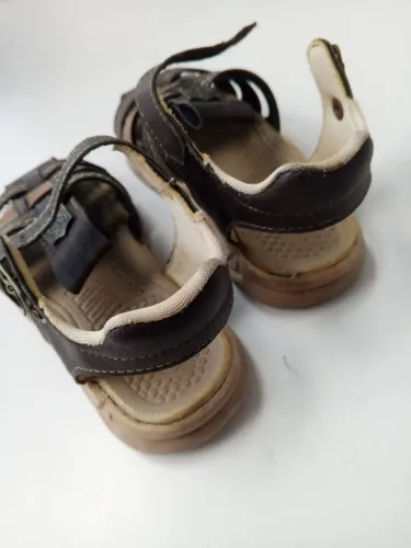 Sandália Infantil Masculina Marrom e Creme - Confortável e Ajustável