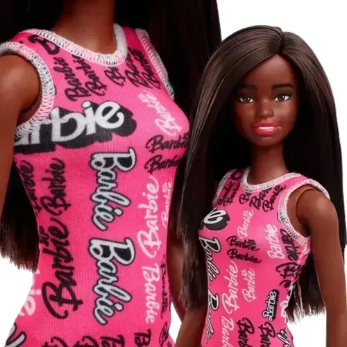 Boneca Barbie básica negra nova na caixa