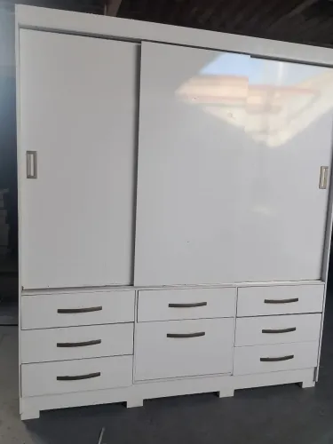 Vendo guarda roupa casal usado bem conservado